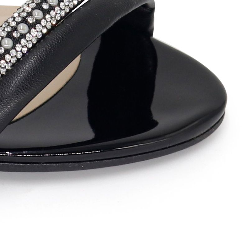 245259-846-NEGRO_10